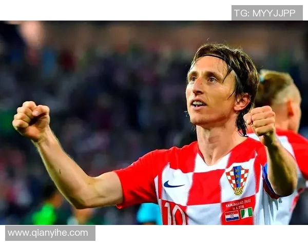 全球足坛传奇人物的辉煌历程与影响力探讨