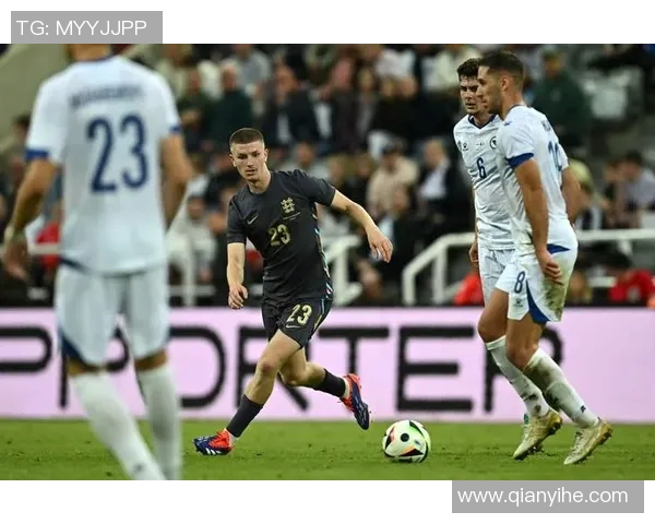 年纪轻轻的足球明星们纷纷订婚引发热议爱情与事业的双重考验